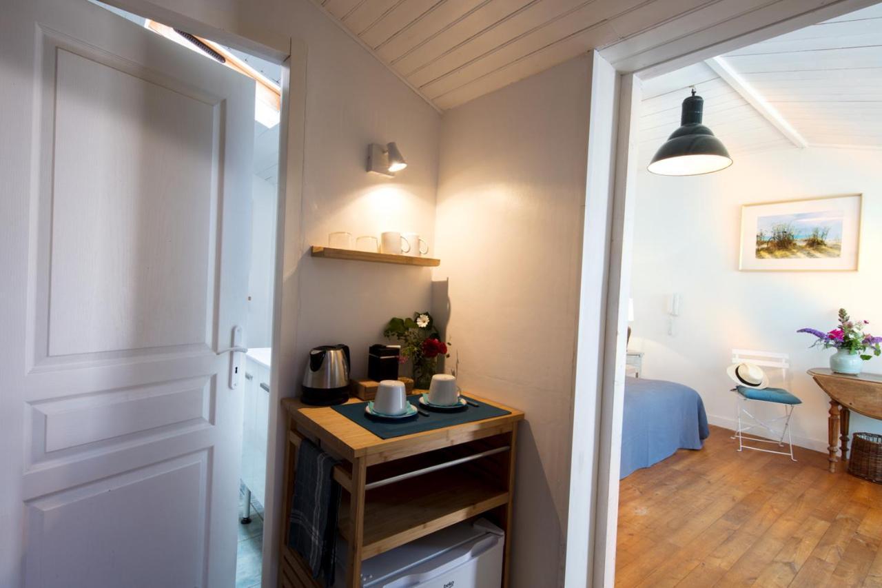 Bed and Breakfast La Venelle De Jericho Ла-Рошель Экстерьер фото