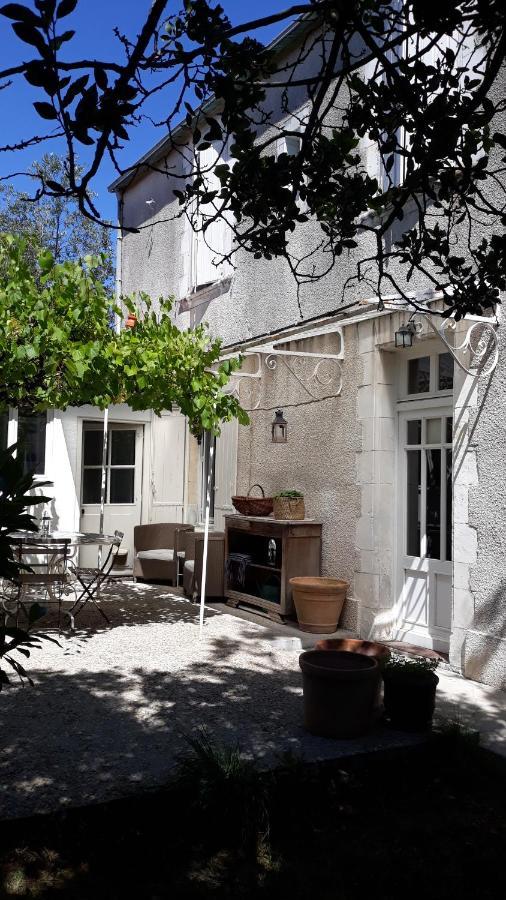Bed and Breakfast La Venelle De Jericho Ла-Рошель Экстерьер фото